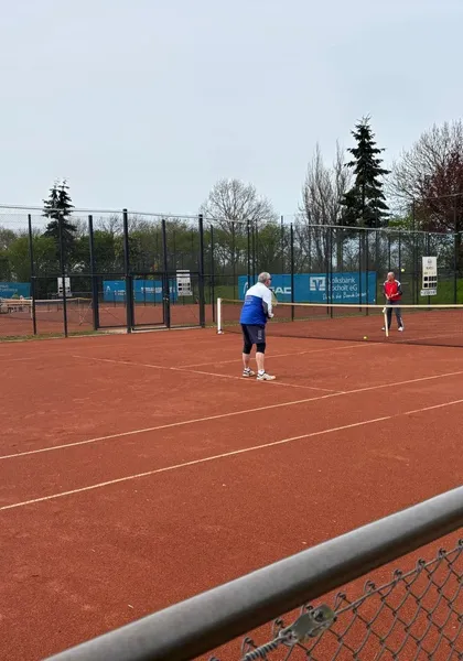 Saisonstart auf dem Tennisplatz