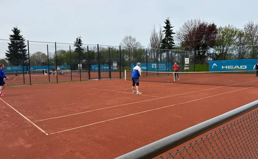 Saisonstart auf dem Tennisplatz