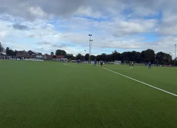 Erste schlägt Rees mit 3:1 und bleibt ungeschlagen!