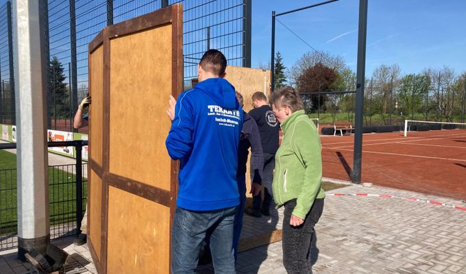 Platzarbeiten am Tennisplatz