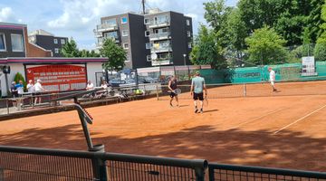 Weitere Siege im Tennis